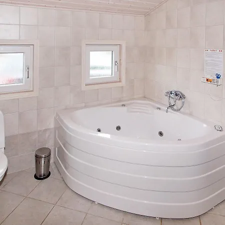 Holiday Home Duevaenget V * Tarm